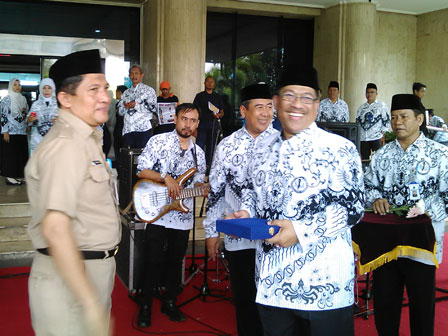 Pencarian PGRI Tojo Una-Una - Persatuan Guru Republik Indonesia Cabang Tojo Una-Una